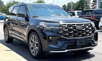 2025 Ford Explorer Platinum