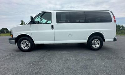 2018 Chevrolet Express Passenger LT