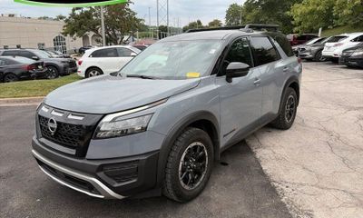 2024 Nissan Pathfinder SV