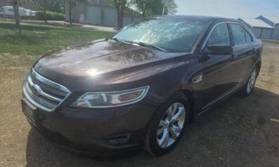 2010 Ford Taurus SEL