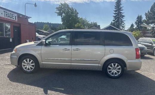 2012 Chrysler Town AND Country Touring