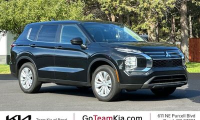 2025 Mitsubishi Outlander ES