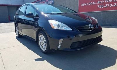 2014 Toyota Prius V TWO