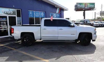 2017 Chevrolet Silverado High Country
