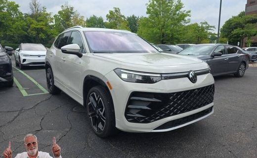 2025 Volkswagen Tiguan 4MOTION SEL Black