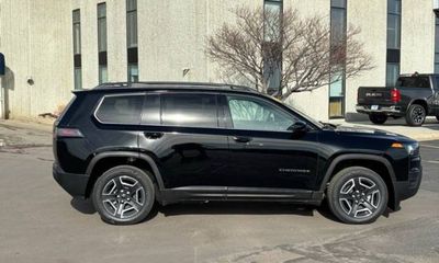 2026 Jeep Cherokee Laredo Limited