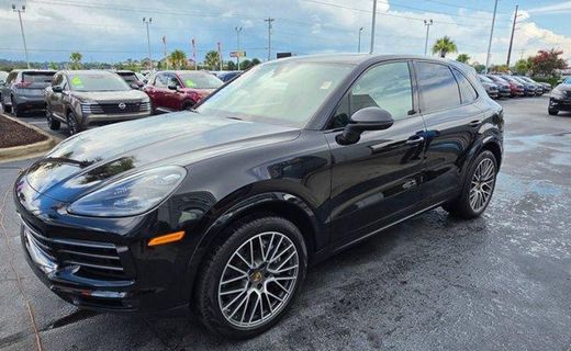 2022 Porsche Cayenne Base