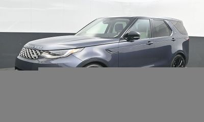 2026 Land Rover Discovery P300 S