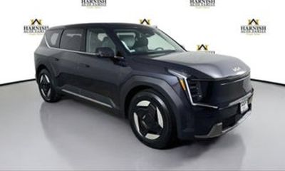 2026 Kia EV9 Light SR