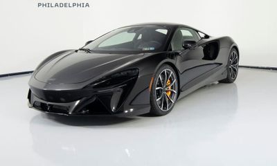 2026 McLaren Artura