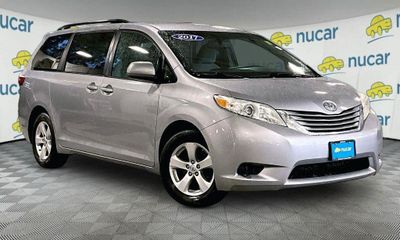 2017 Toyota Sienna LE Mobility