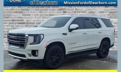 2023 GMC Yukon SLT