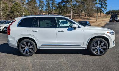 2023 Volvo XC90 Plus Bright