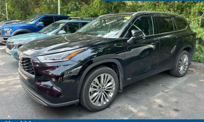 2025 Toyota Highlander Platinum