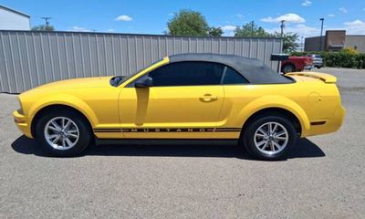 2005 Ford Mustang Premium