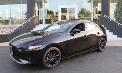 2025 Mazda MAZDA3 Premium Package
