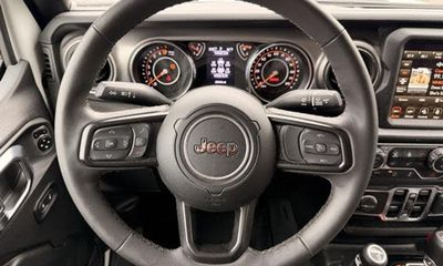 2023 Jeep Gladiator Sport