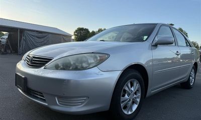 2005 Toyota Camry LE V6