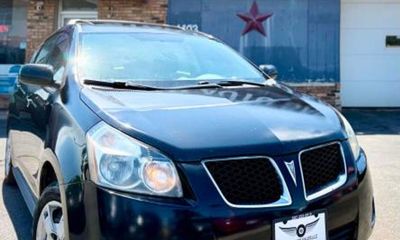 2009 Pontiac Vibe Base