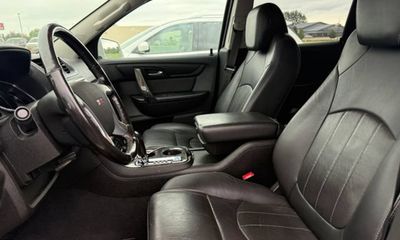 2017 GMC Acadia Limited SLT 2