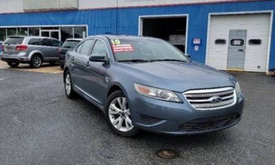 2010 Ford Taurus SEL