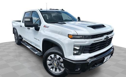 2024 Chevrolet Silverado HD Custom