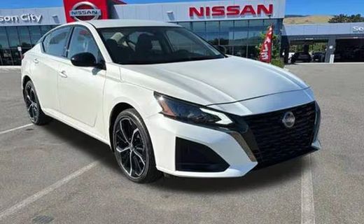 2025 Nissan Altima SR