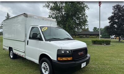 2021 GMC Savana 12 BOX