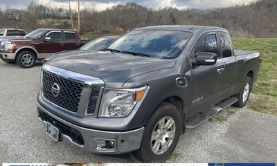 2017 Nissan Titan SV