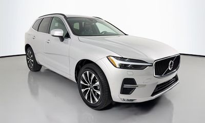 2023 Volvo XC60 Core Bright Theme