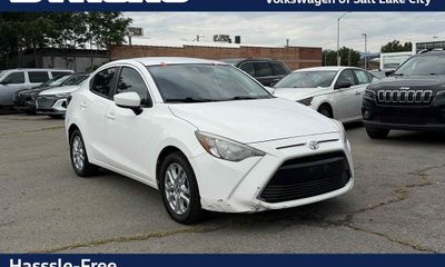 2017 Toyota Yaris IA Base