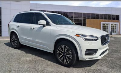 2020 Volvo XC90 Momentum