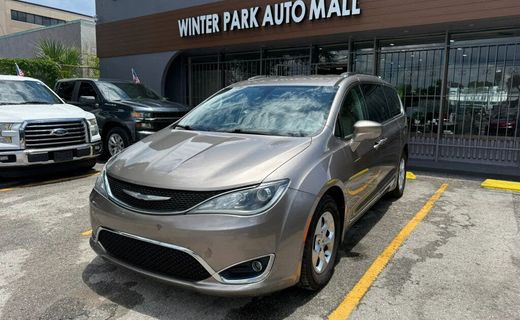 2017 Chrysler Pacifica Touring L Plus