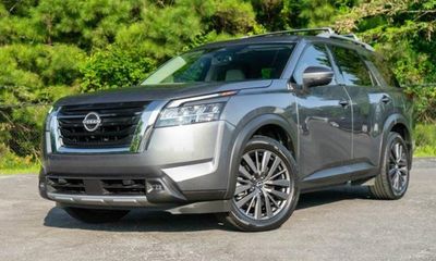 2022 Nissan Pathfinder SL