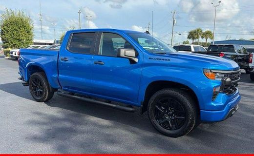 2025 Chevrolet Silverado Custom