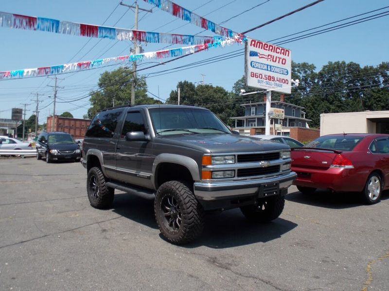 1999 Chevrolet Tahoe — a typically priced live listing