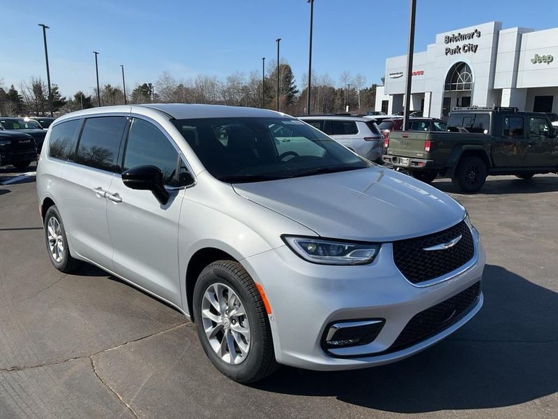 2026 Chrysler Pacifica — a typically priced live listing