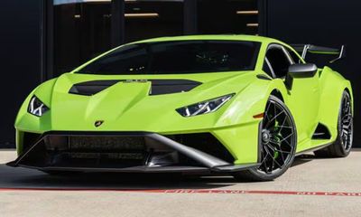 2023 Lamborghini Huracan STO