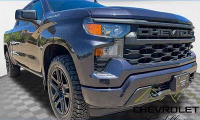 2022 Chevrolet Silverado Custom
