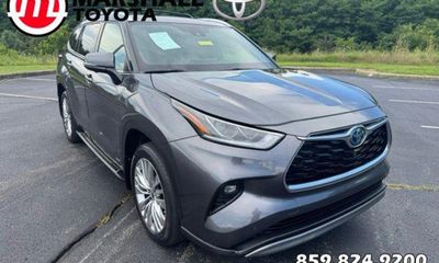 2023 Toyota Highlander Platinum