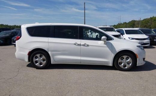 2019 Chrysler Pacifica Touring Plus