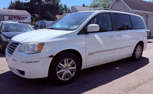 2010 Chrysler Town AND Country RT