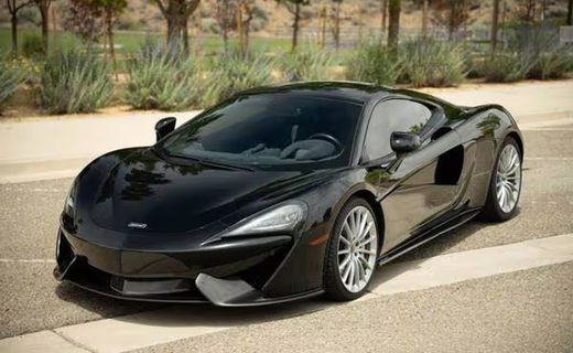 2017 McLaren 570GT