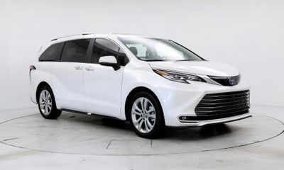 2023 Toyota Sienna Platinum