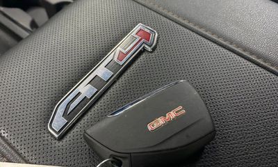2024 GMC Sierra HD AT4
