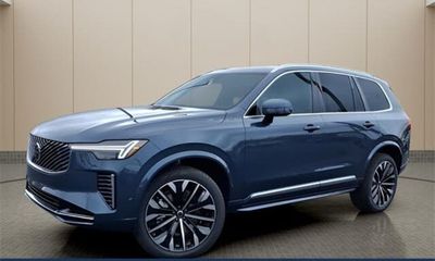 2026 Volvo XC90 Plus Bright