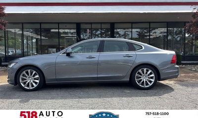 2017 Volvo S90 Momentum