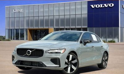2025 Volvo S60 Plus Dark