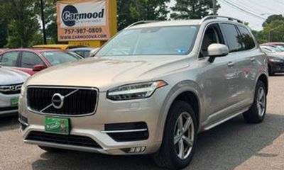 2016 Volvo XC90 Momentum