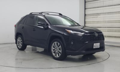 2023 Toyota RAV4 XLE Premium